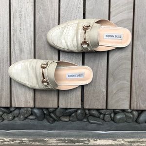 STEVE MADDEN Faux Aligator Horsebit Kandi Mules